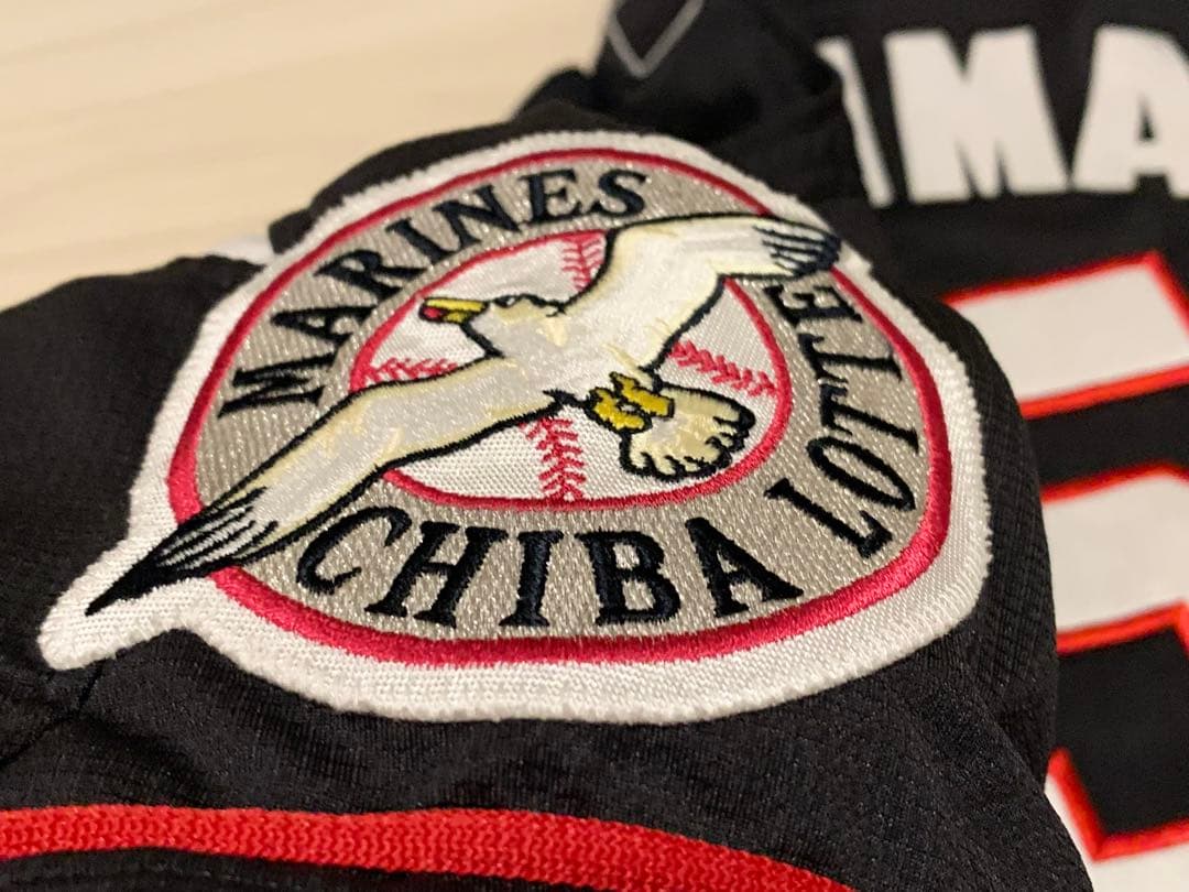 元千葉ロッテ寺嶋寛大実使用・サイン入りユニフォーム