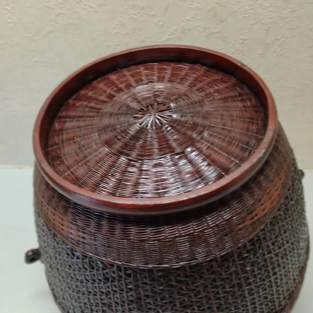 ★細かい竹編みの蓋つき籠（昭和時代）