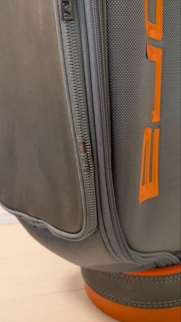 コブラ　キャディバッグCobra グレー/オレンジ　リッキー・ファウラー