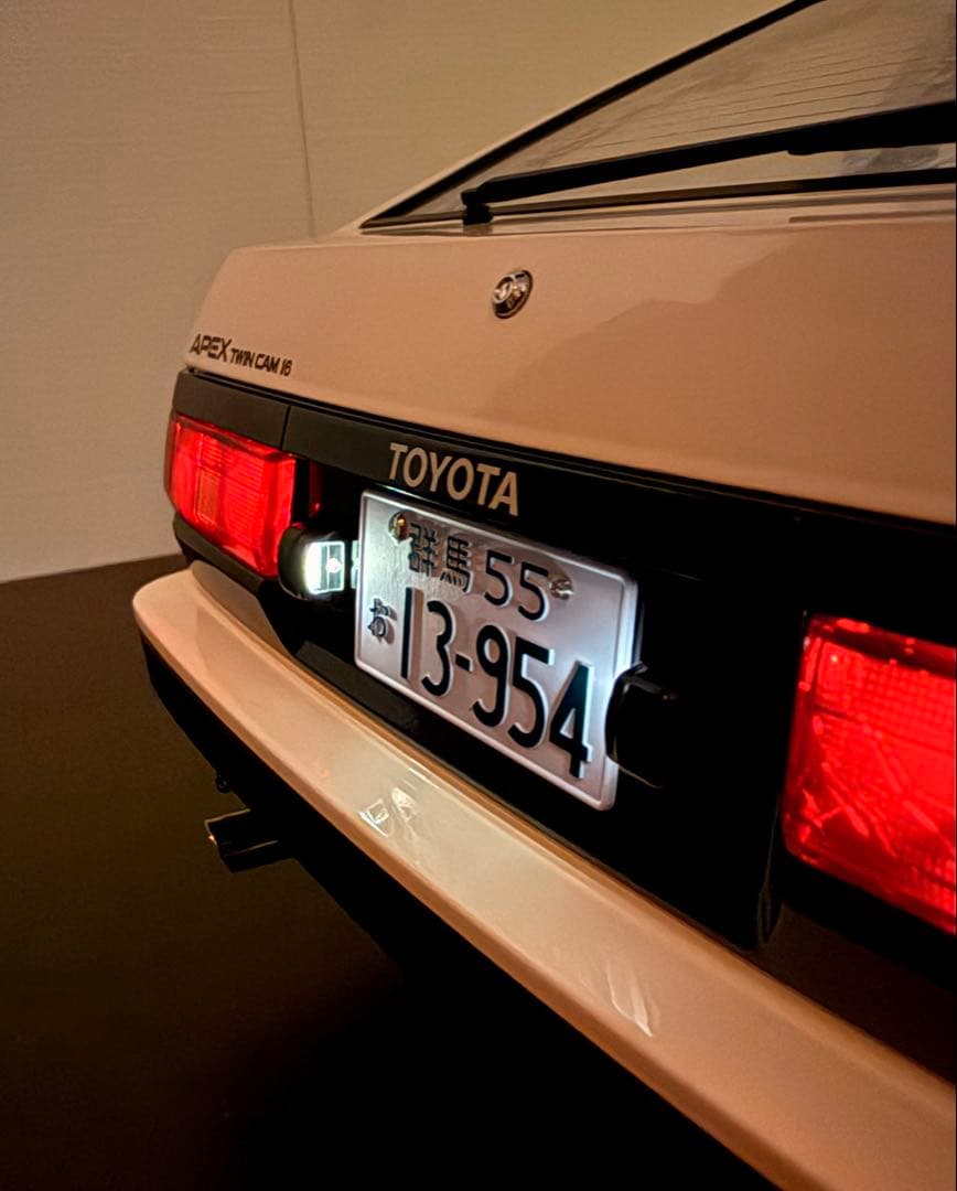 ディアゴスティーニ1/8 頭文字DのAE86ハチロクカスタム完成品