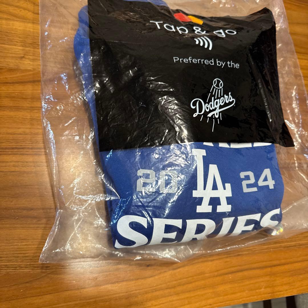 【新品】ドジャースワールドシリーズ公式トレーナー