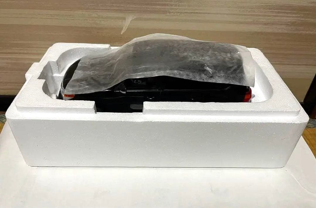 SAMURAI 1/18 TOYOTA ランドクルーザーAX G セレクション