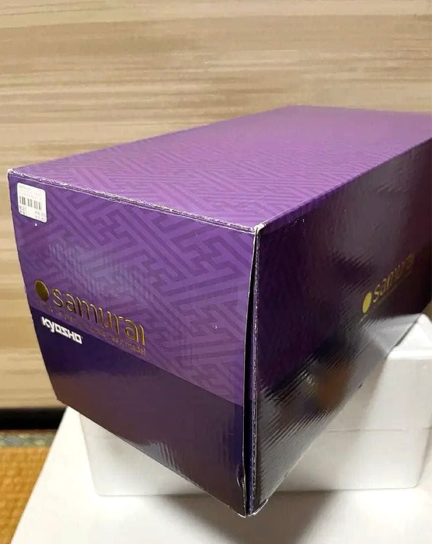 SAMURAI 1/18 TOYOTA ランドクルーザーAX G セレクション