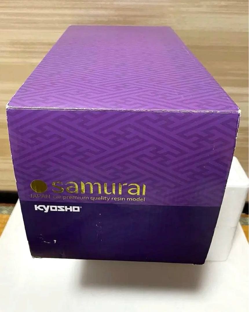 SAMURAI 1/18 TOYOTA ランドクルーザーAX G セレクション