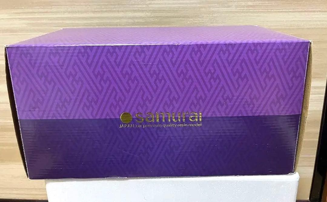 SAMURAI 1/18 TOYOTA ランドクルーザーAX G セレクション