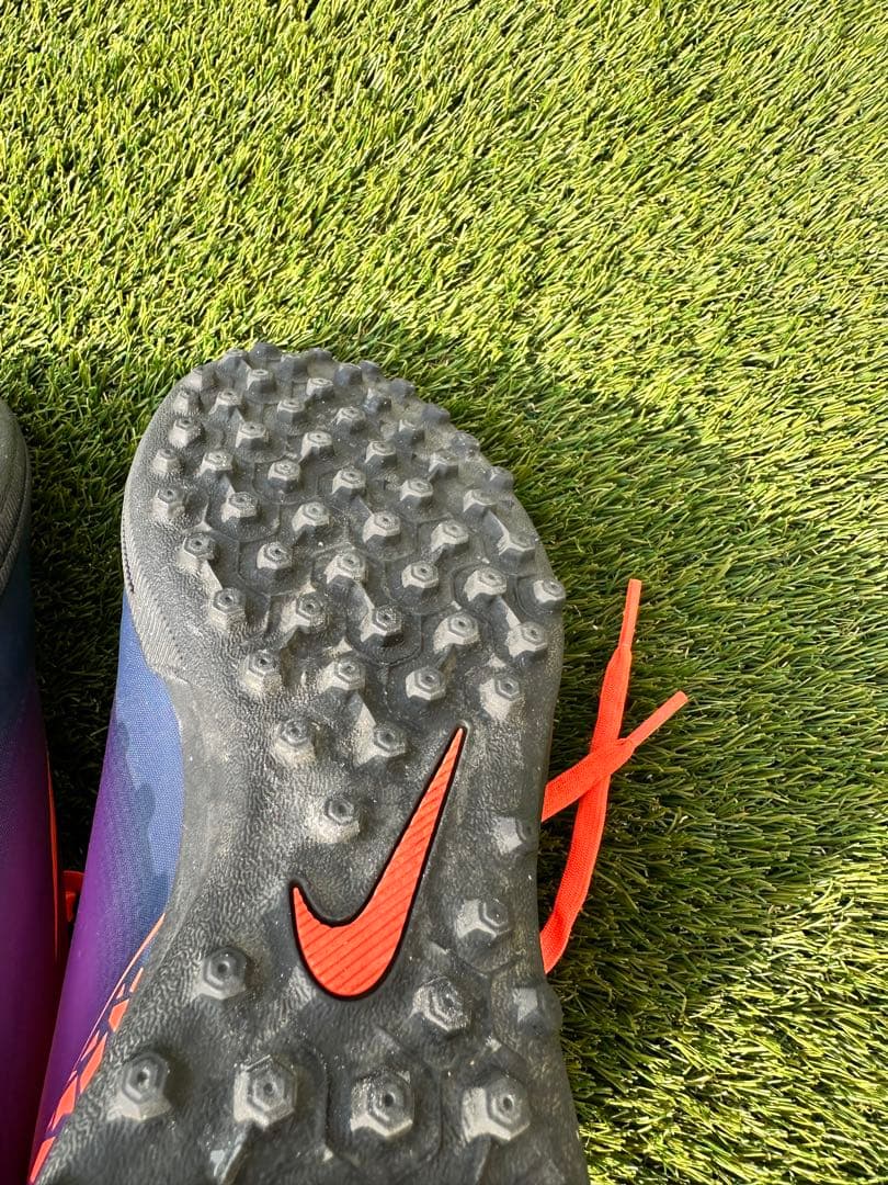 ナイキ ハイパーヴェノム フェイド II TF(レッド×パープル) 26.5