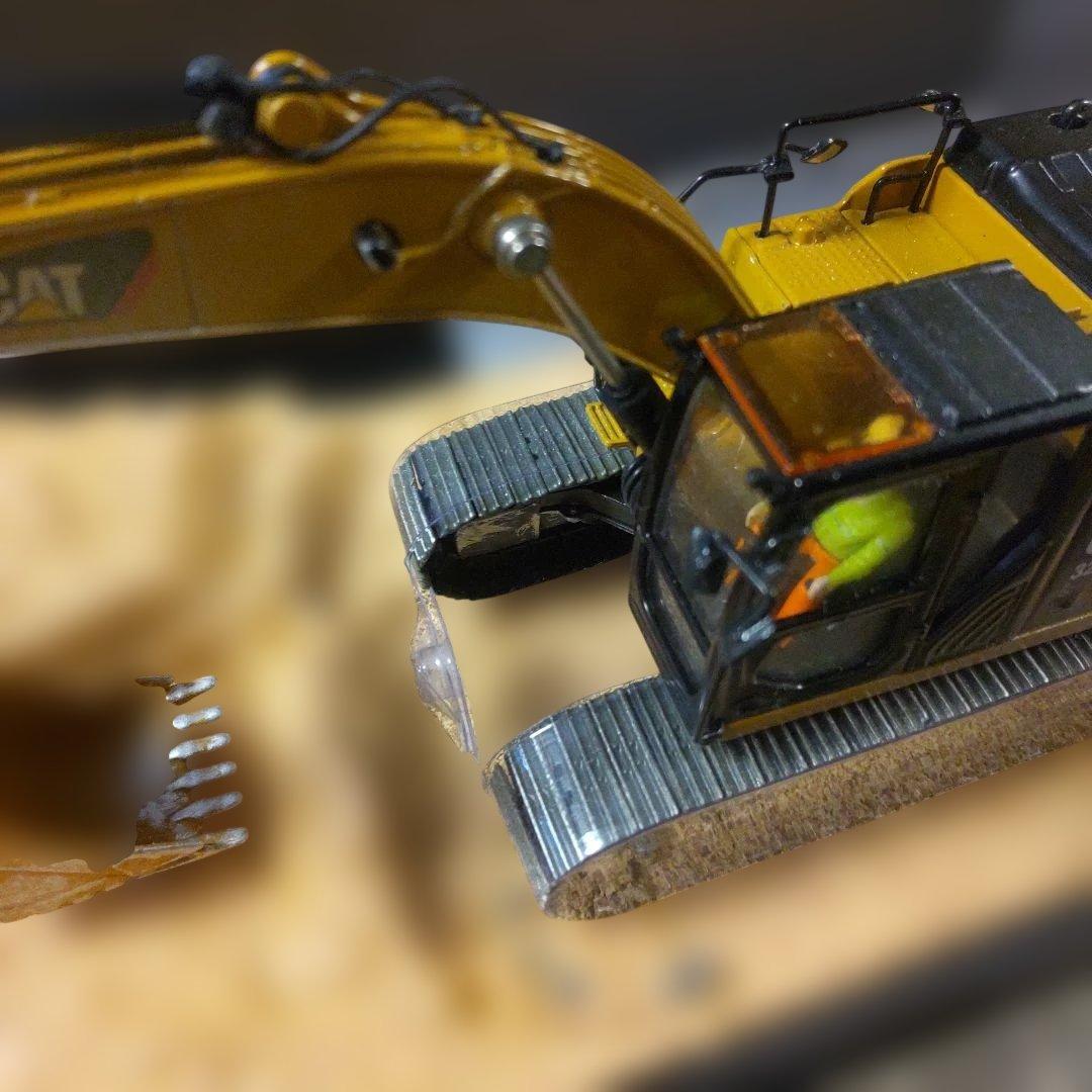 キャタピラー建機CAT 320F WEATHERED 1/50