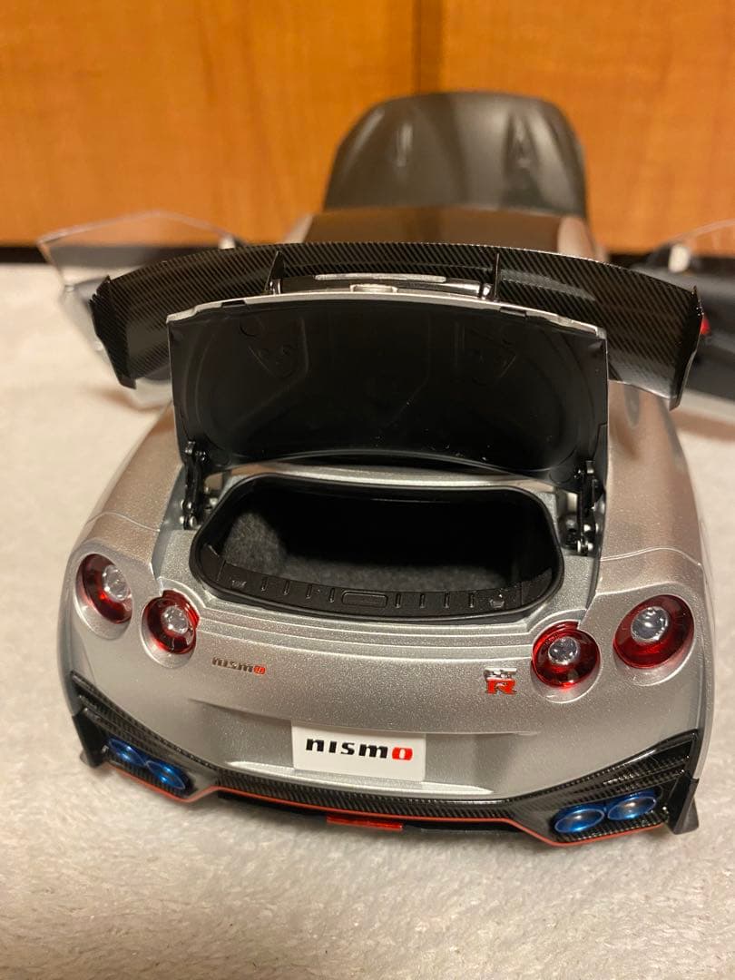 ミニカー AUTO ART GT-R nismo 18/1