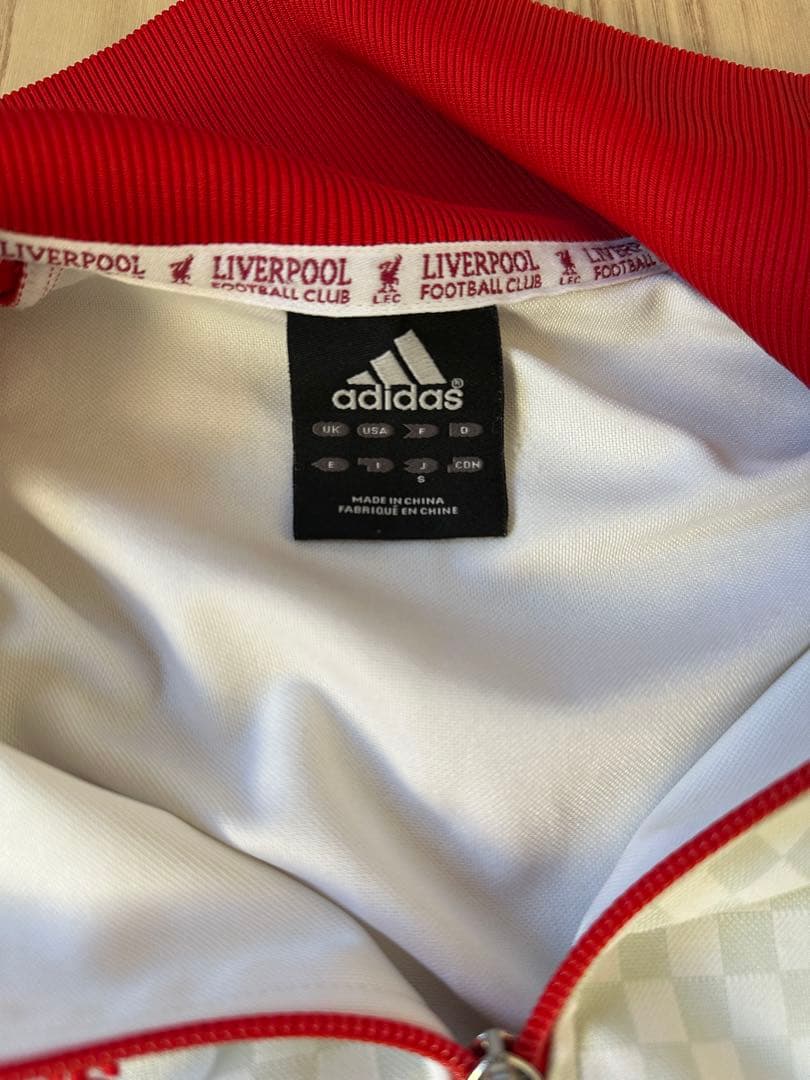激レア アディダス　リバプールFC　ロゴ刺繍　トラックジャケット　ジャージ