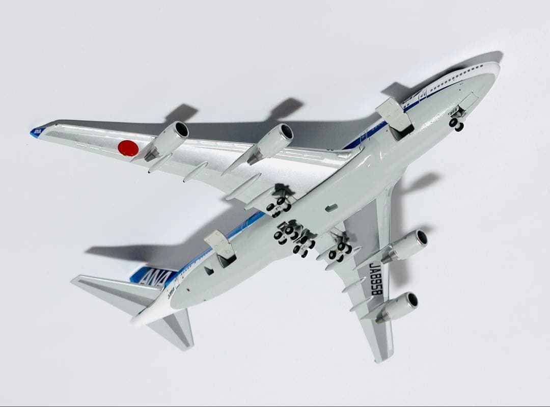 全日空商事 1/400 B747-400 エプロンジオラマNHG40072