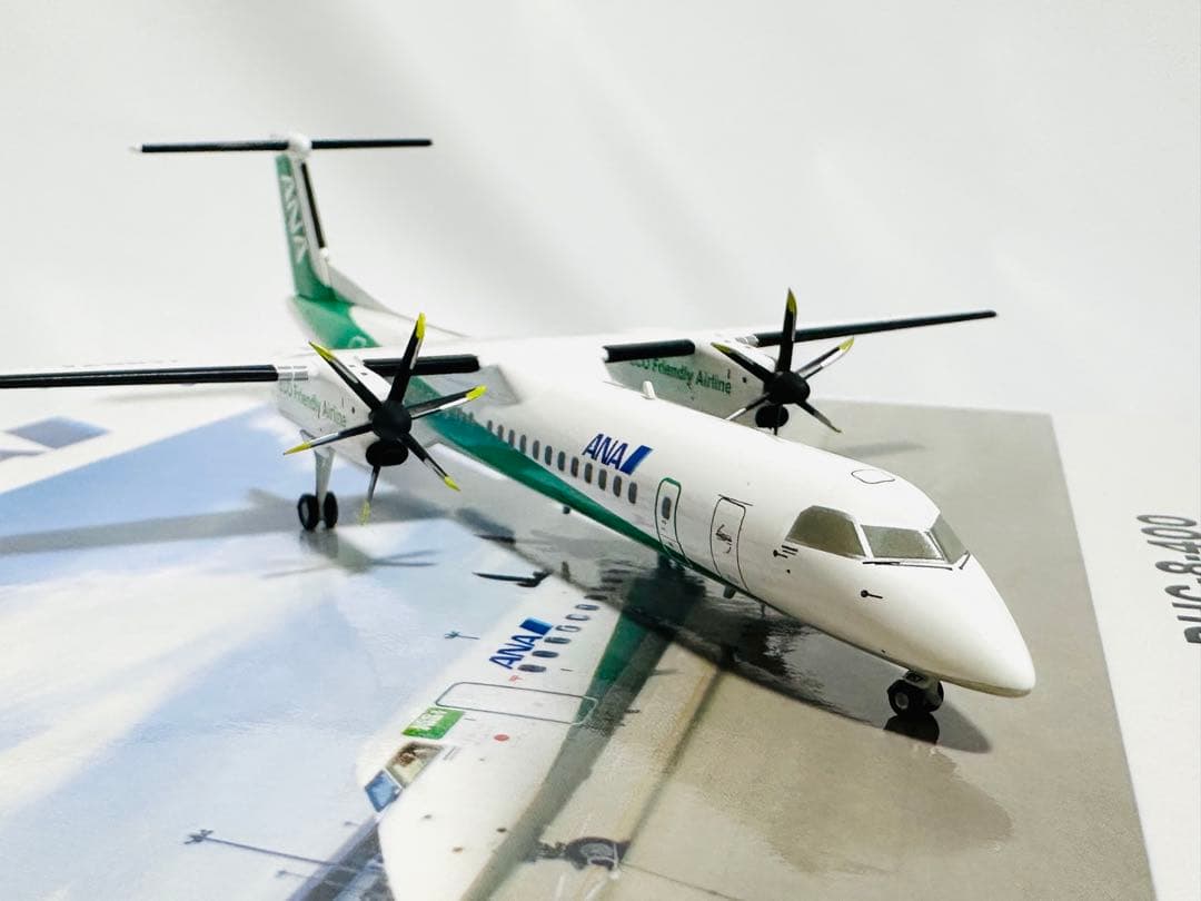 全日空商事 1/200 ANA DHC-8-400 Eco Bon