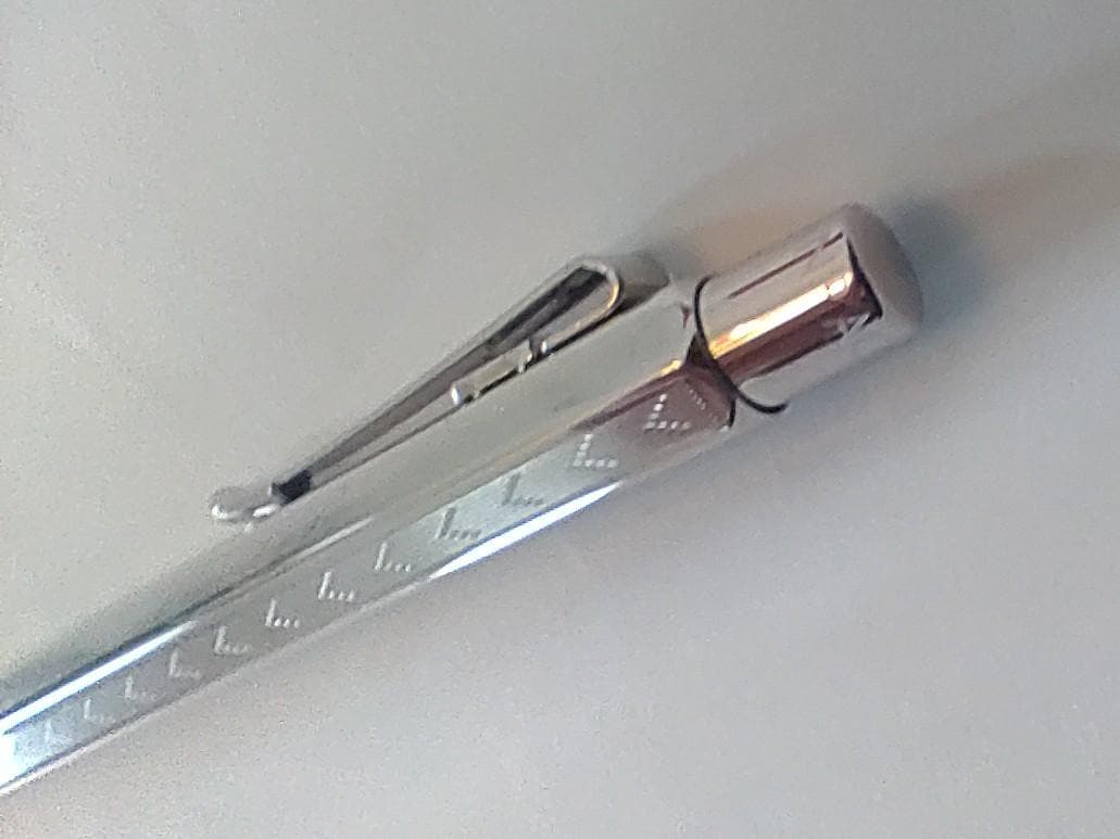 CARAN D'ACHE ボールペン本体 シルバー