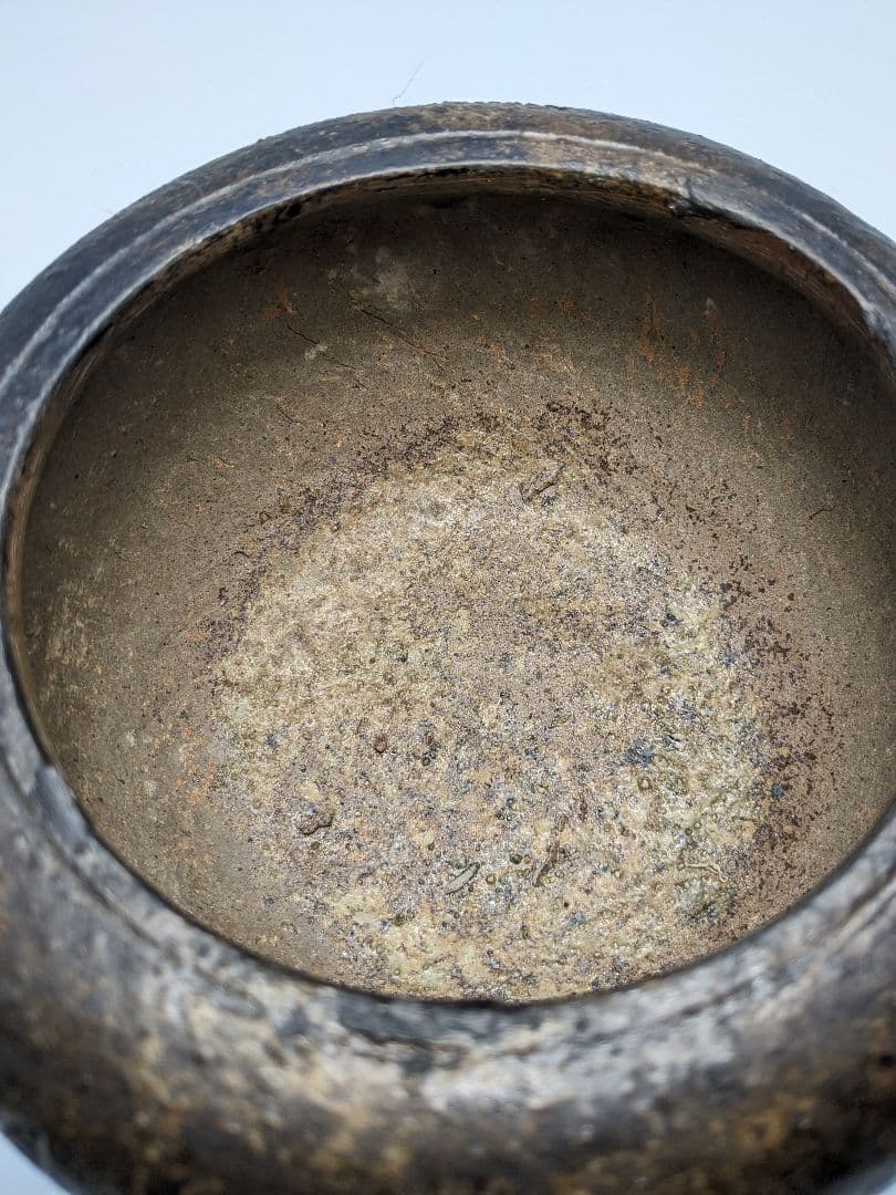 菊彫象耳三足香炉 備前焼？ 合箱 置物 インテリア 細工物 工芸品 香道具 在銘