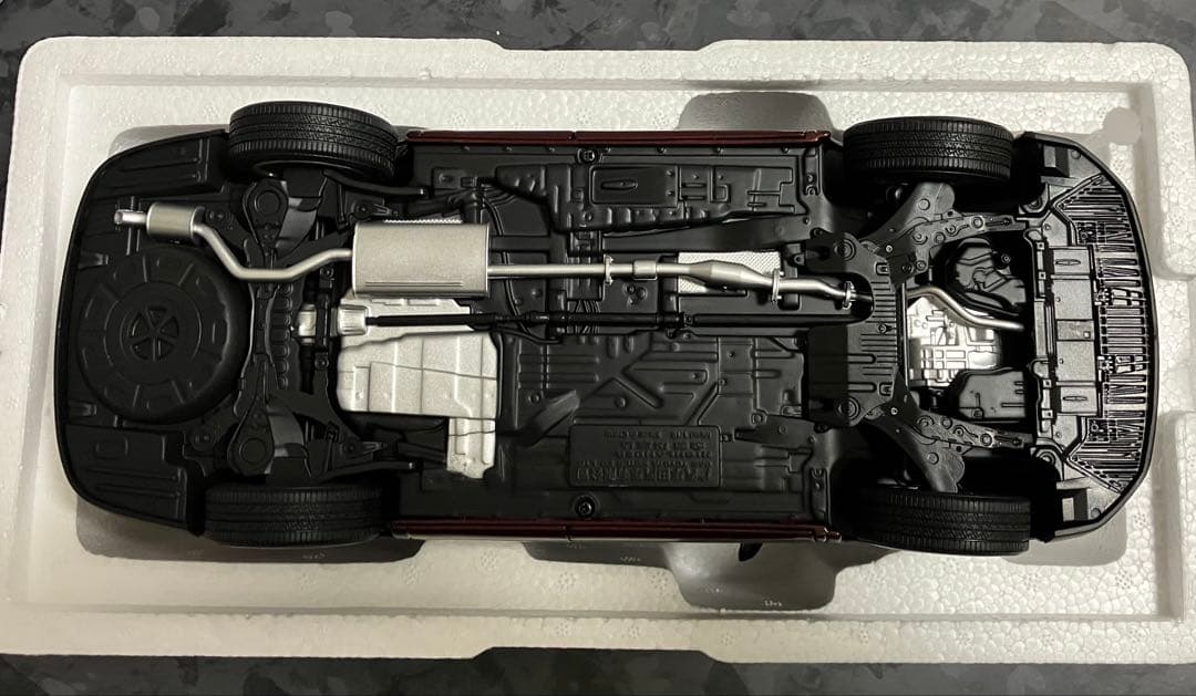 トヨタ　ハイランダー　1/18 ミニカー　カラーサンプル