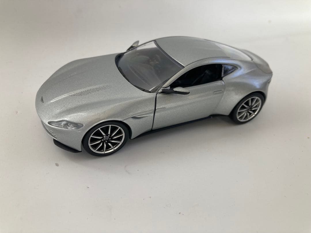 Corgi 007シリーズ ボンドカー 5種ビーグルセット！