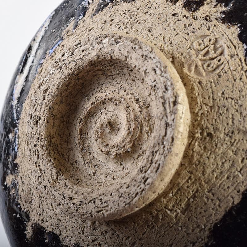 にゅ～まんさん　九代了入作　黒楽茶碗　仕覆付　十代旦入識箱　M　R8522