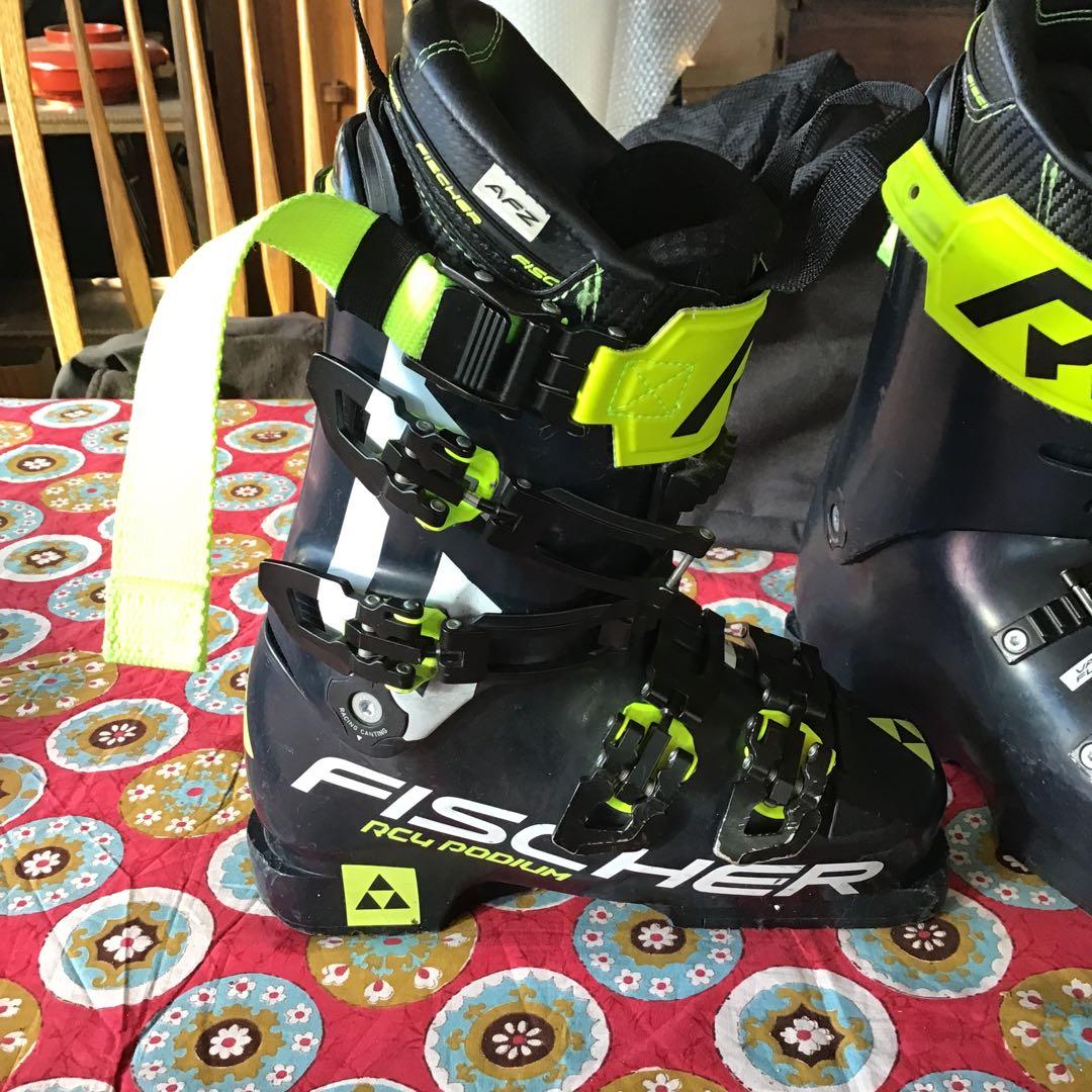 FISCHER RC4 Curv スキーブーツ　フィッシャー　靴 110