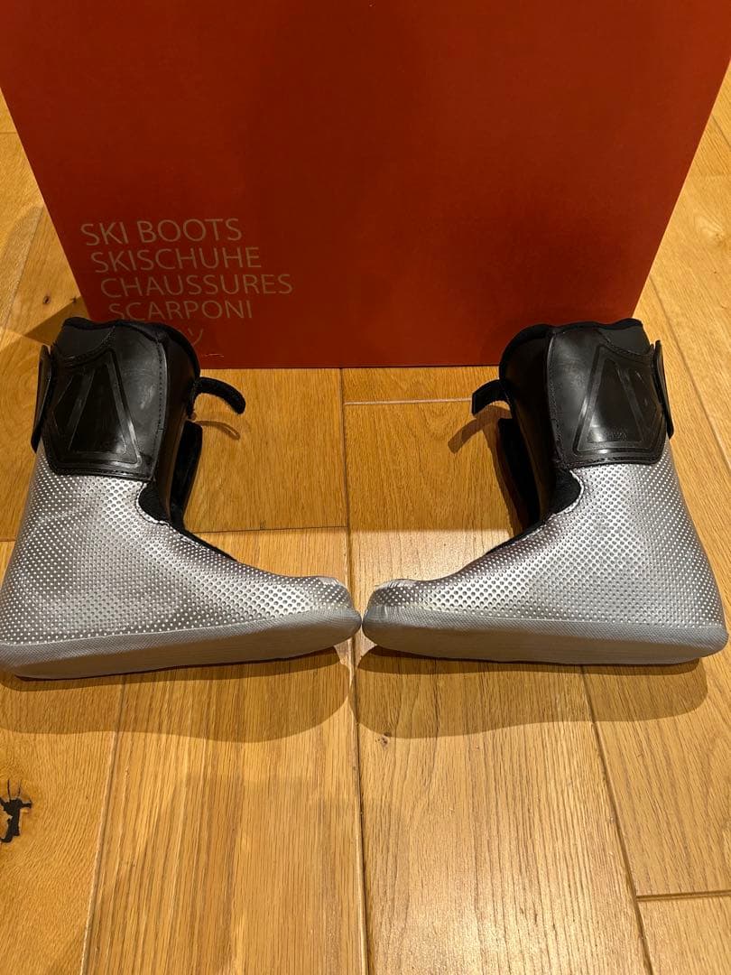 アトミック ジュニアスキーブーツ ATOMIC REDSTER JR60子供用