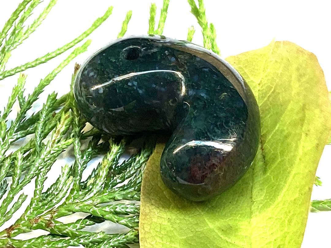 日本一の安価卸しを目指し‼️碧玉‼️出雲石勾玉　最高峰コレクション‼️鑑別書無しの安価