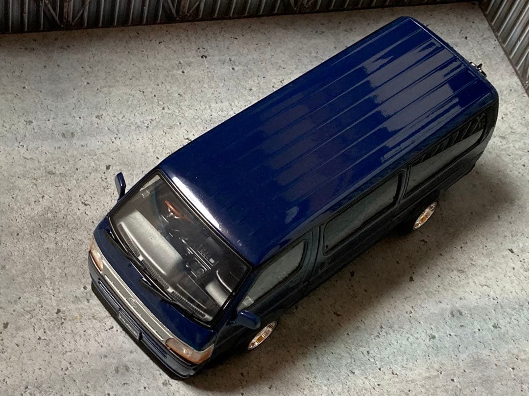 1/24ハイエースバン（100系）カスタム品