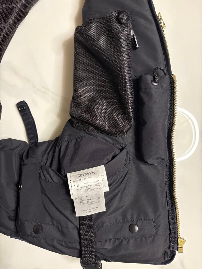 ダイワ　トーナメント　ライフジャケット　フローティング　DF3007T 中古