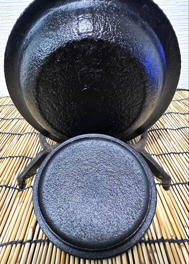 未使用品　南部岩鋳四代目清末作 　真作保証　１８型九重アラレ　南部鉄瓶