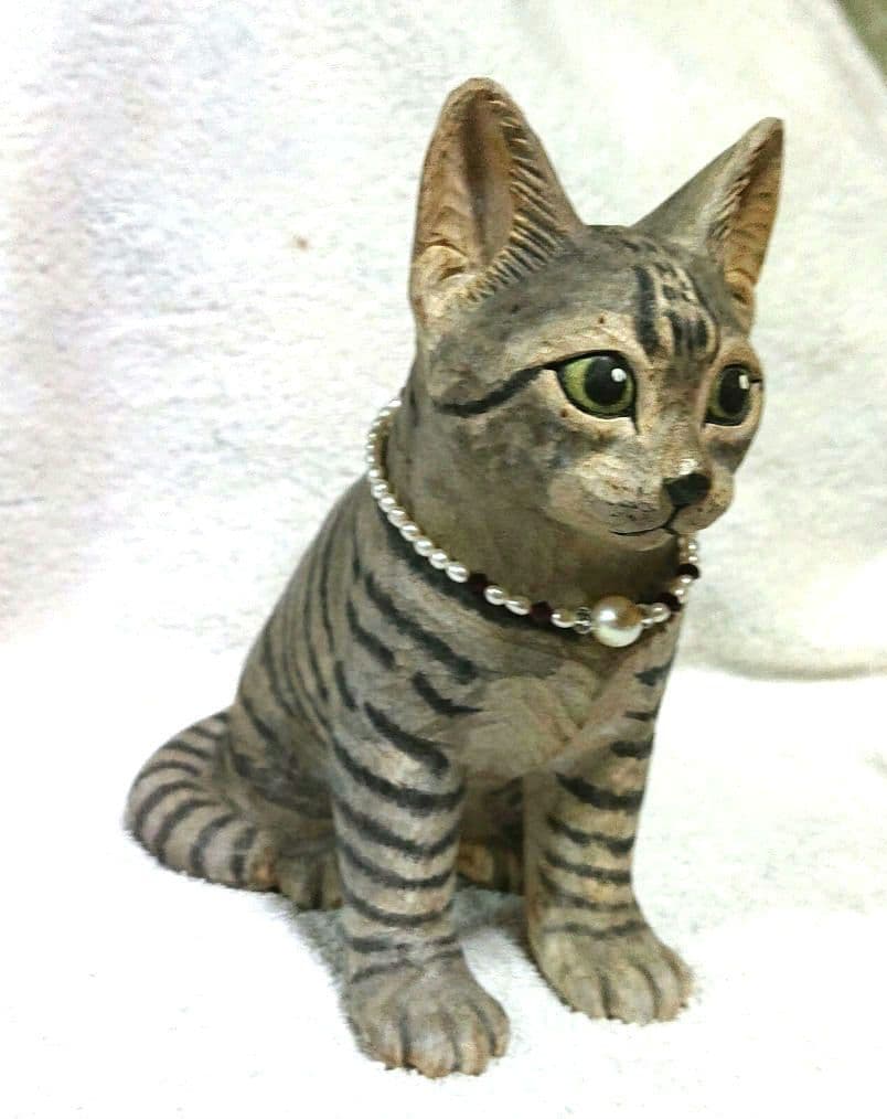 愛らしい猫の置物 T164