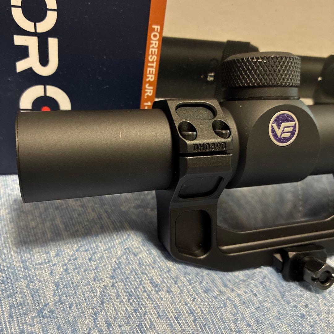 ベクターオプティクス　FORESTER 1-4x24 ショートスコープ　マウント