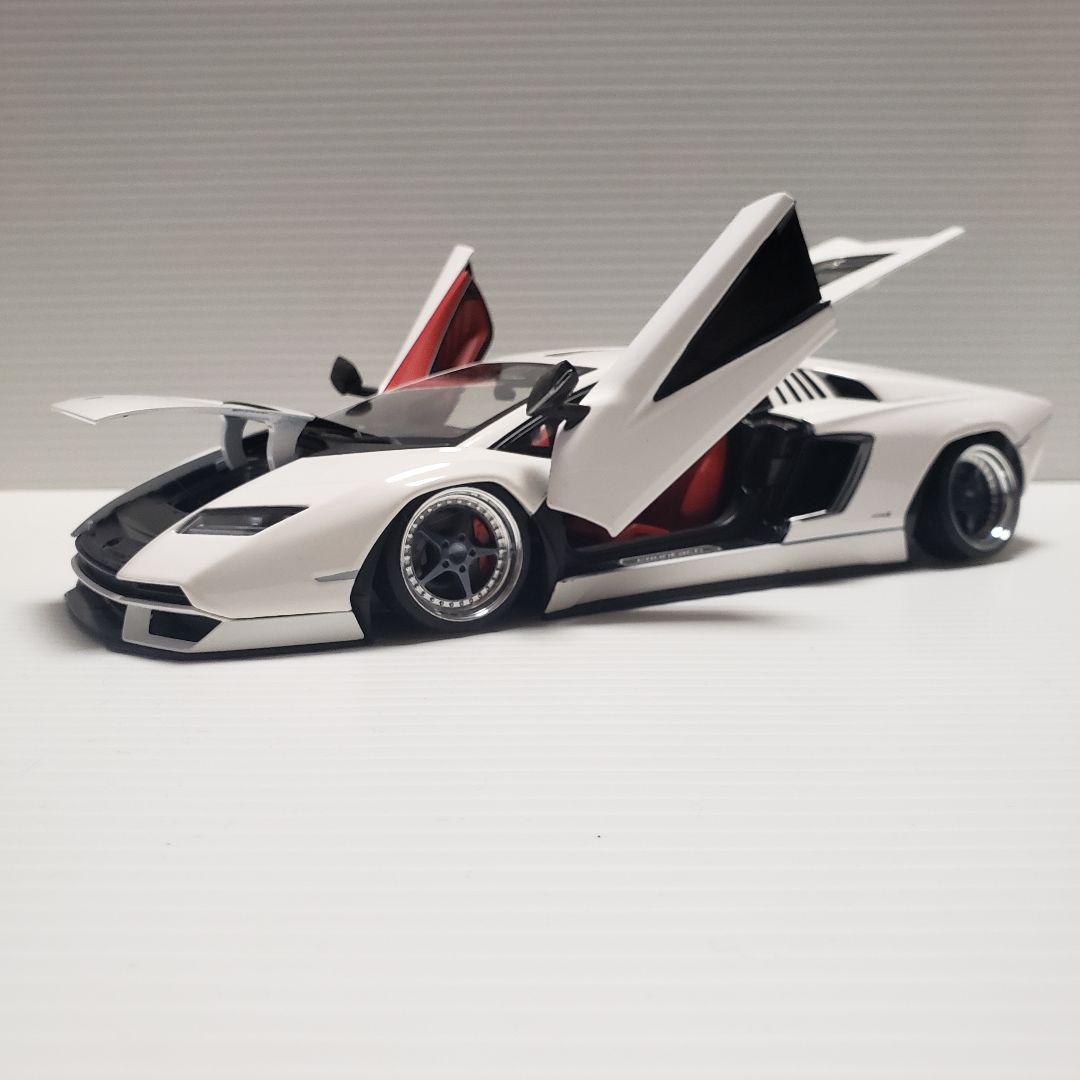 1/18 ランボルギーニカウンタック LPI 800-4 カスタム