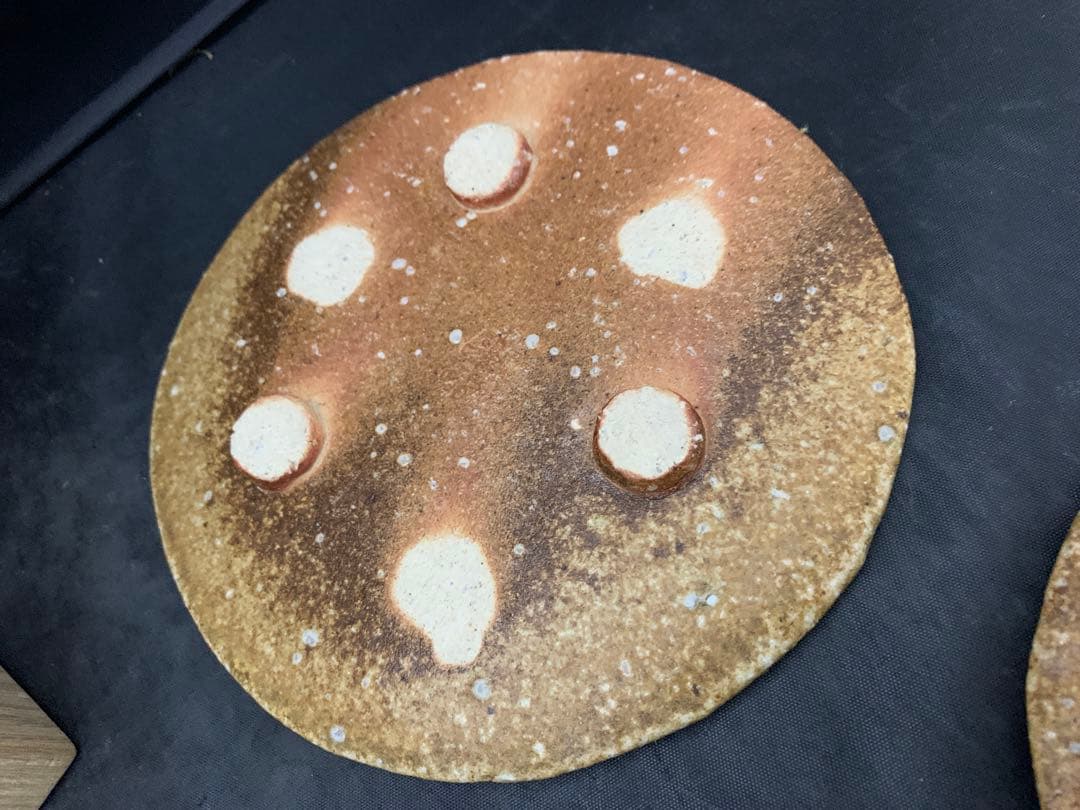 信楽焼　高橋春斎　丸皿５枚　三ッ脚付　共箱付　懐石料理料亭皿