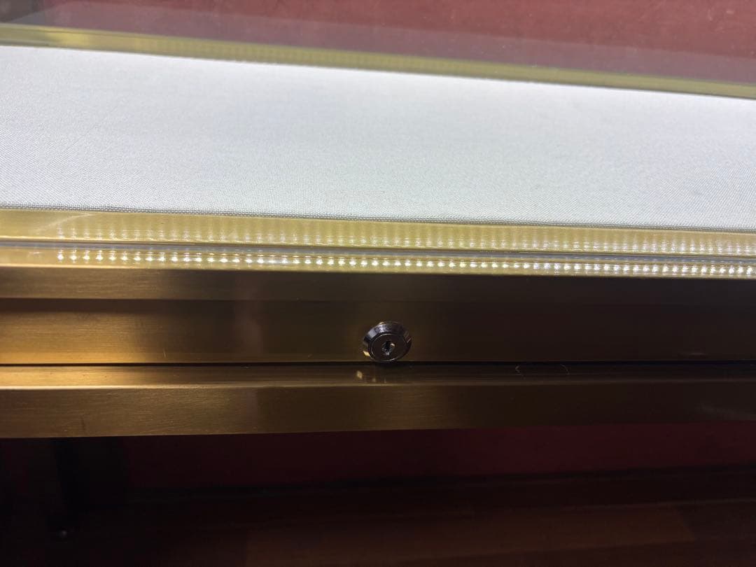 カウンター型LED照明&引き出し付きガラスジュエリーショーケース③