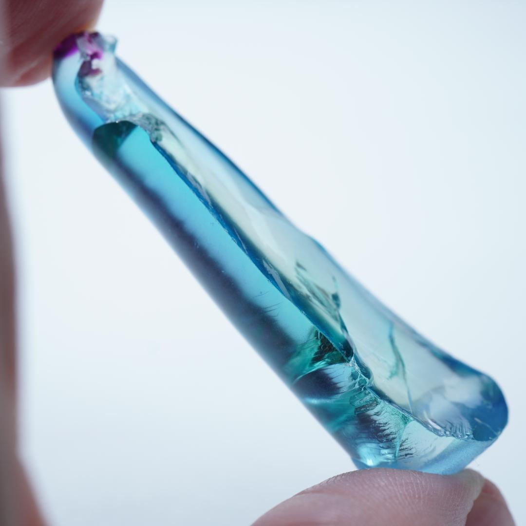 85.26ct パライバカラー 合成サファイア ハーフブール