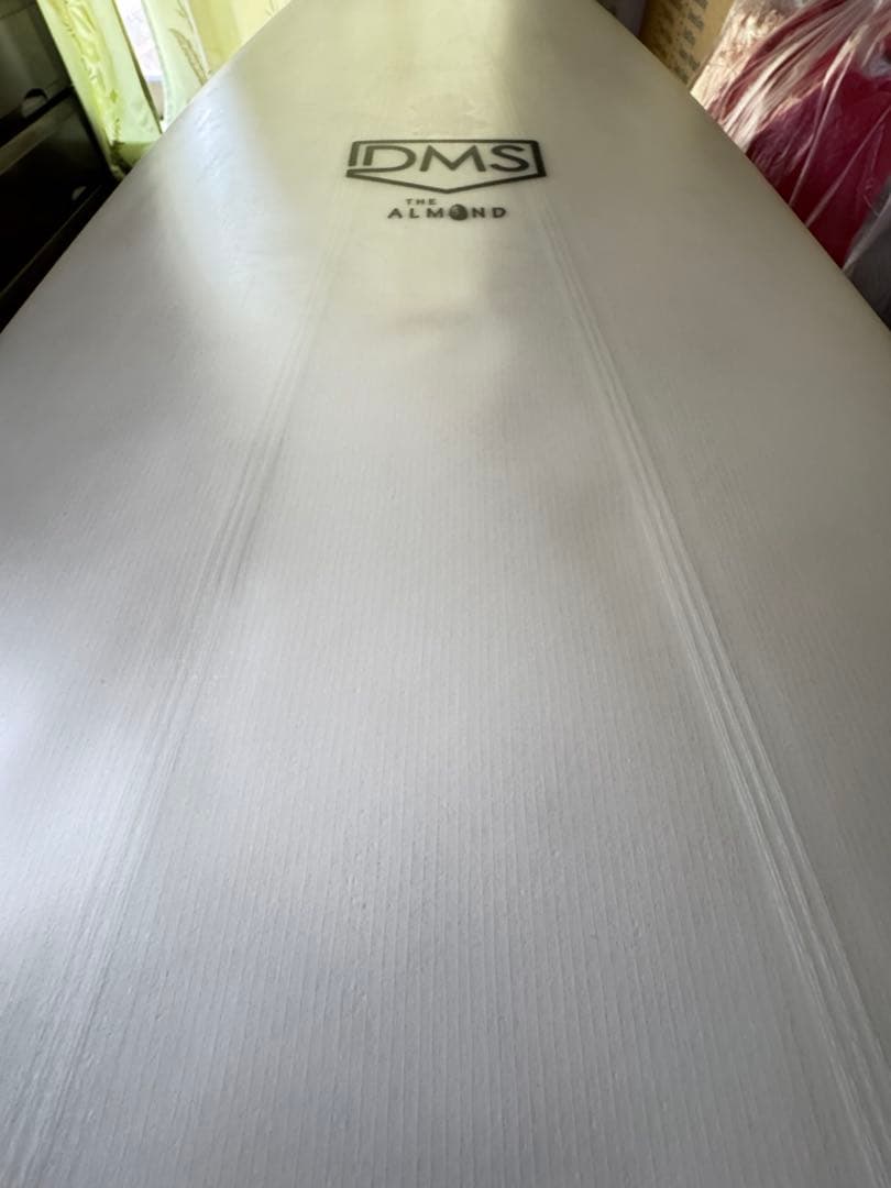 DMSサーフボードアーモンドモデル　EPS使用