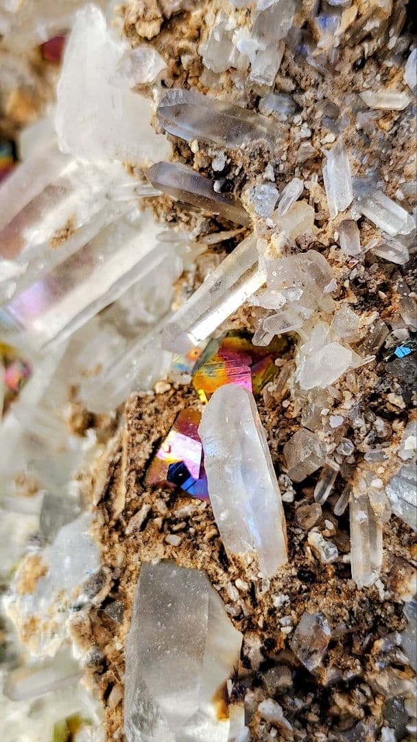 【巨大】3kg超 レインボー カラー パイライト 水晶クラスター 共生 台座付