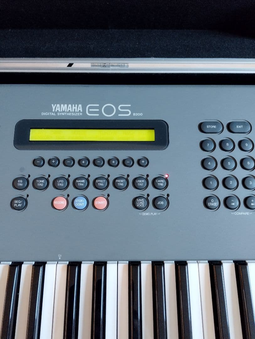 YAMAHA シンセサイザー EOS B200 ハードケース付き