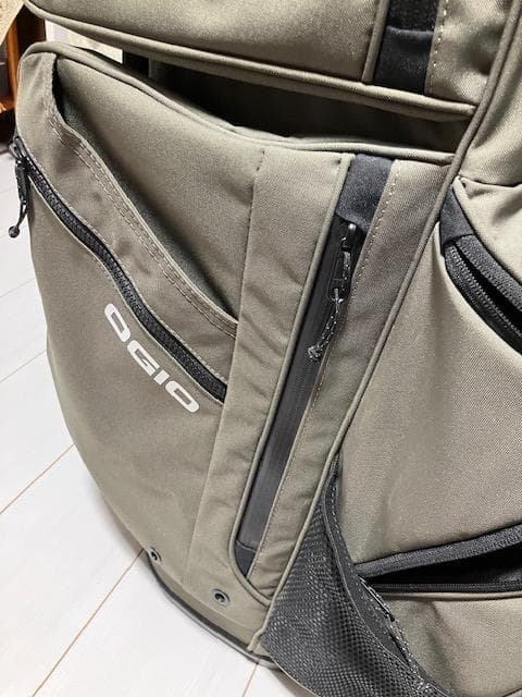 美品　オジオ　ＯＧＩＯ　コンボイ　カーキ　キャディバッグ ポケット付き