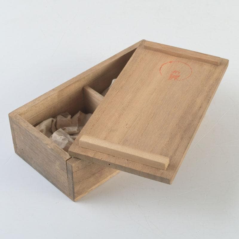 九谷焼　古九谷　角福銘　赤絵金彩　人物文　盃　一對　共箱　V　9544