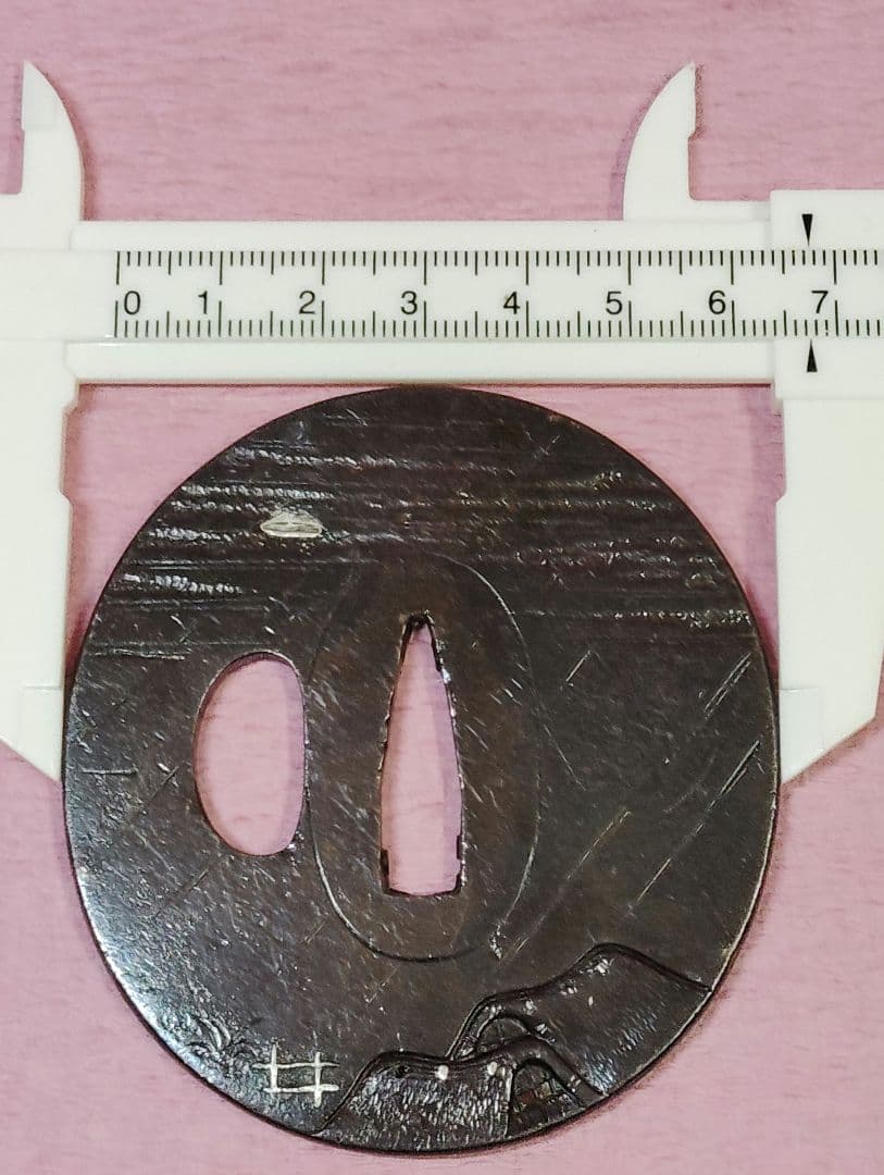 刀装具 鐔 鍔 無銘 銅地 象嵌 風景図 丸形鐔 時代物