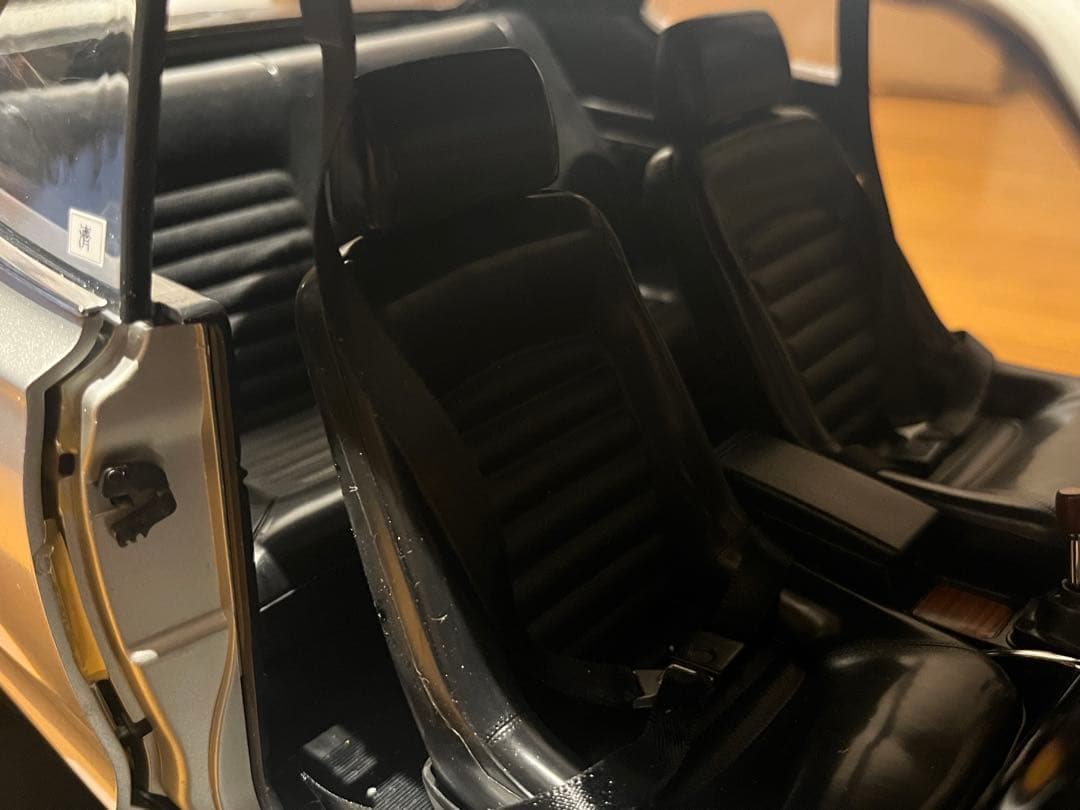 日産　スカイライン　２０００　ＧＴ－Ｒ　オートアート　ハコスカ　シルバー　１／８