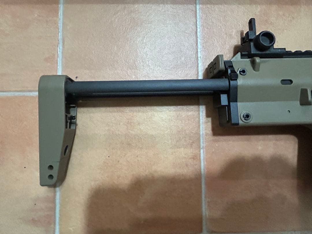 18禁 東京マルイ MP7A1 ガスガン タンカラー サブマシンガン サバゲー