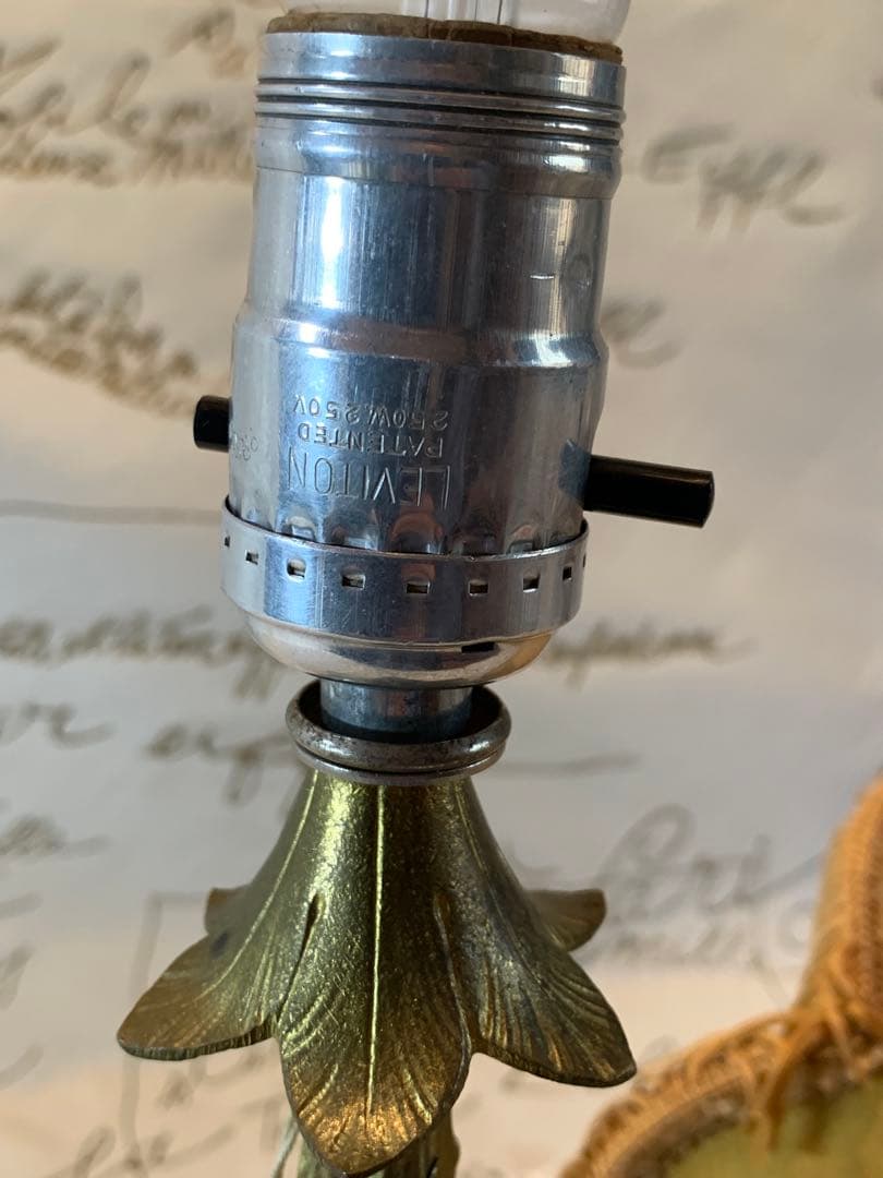 フランス製　アンティークのセーブル焼の電気スタンド！シェードも綺麗で素敵です！