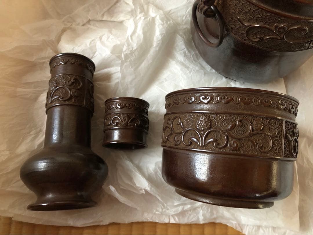 蠟型鋳銅　唐草文　皆具　須賀月真氏作　共箱入