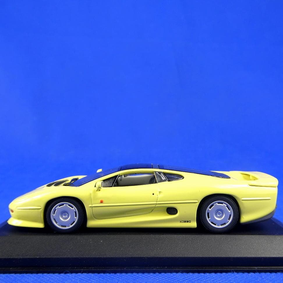 ジャガー★ＸＪ２２０★名前の由来は最高速度２２０マイルを目指した車★ミニカー