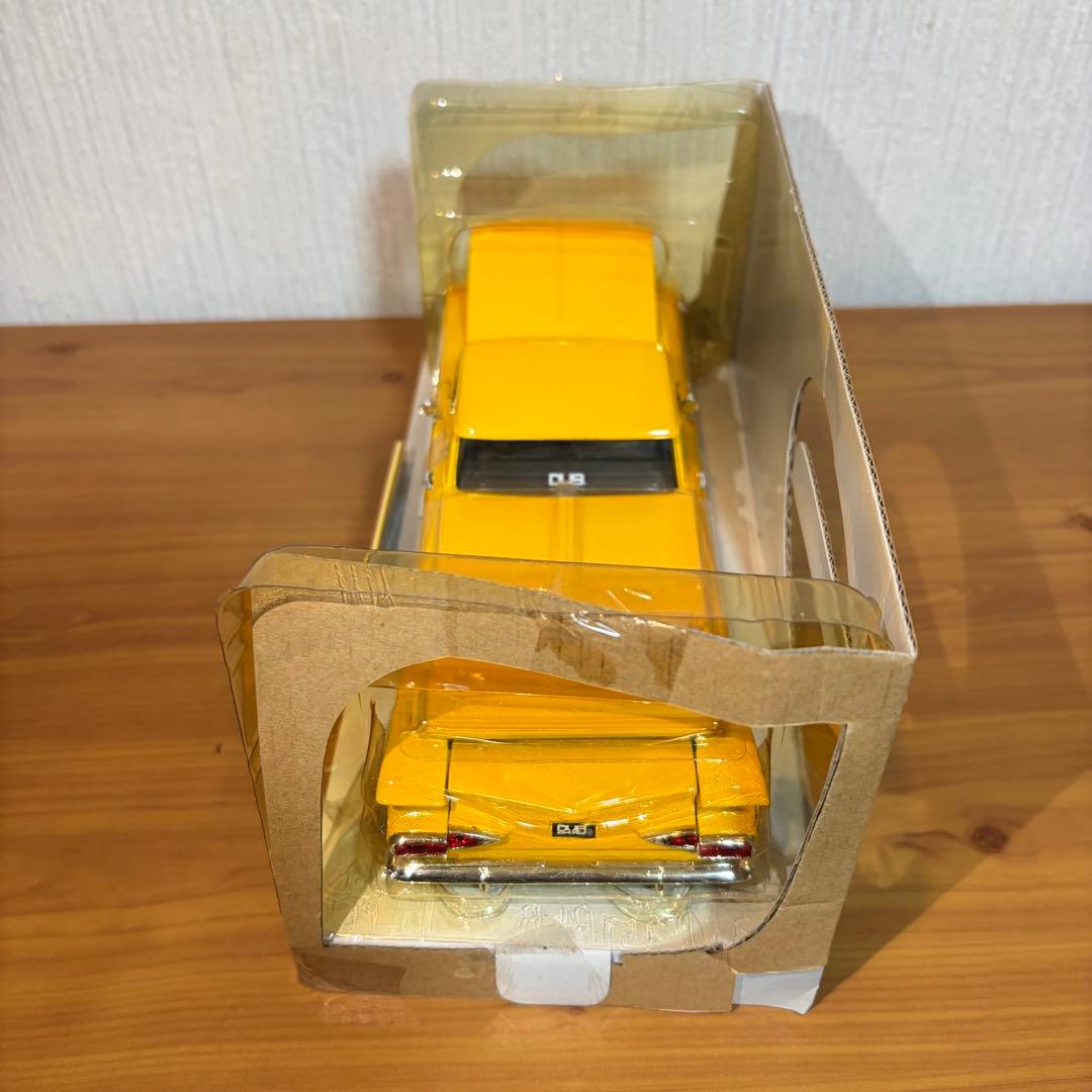 Jada Toys DUB CITY OLDSKOOL 1/24 車 ミニカー