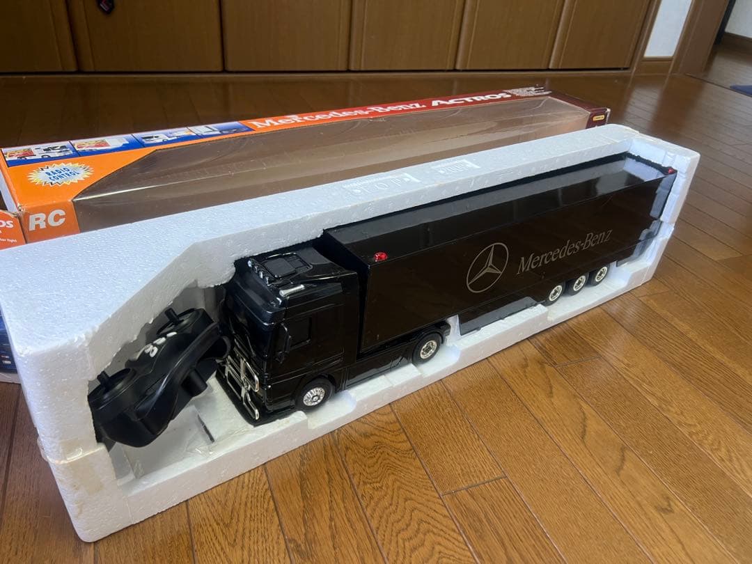 Mercedes-Benz Actros ラジコン トレーラー