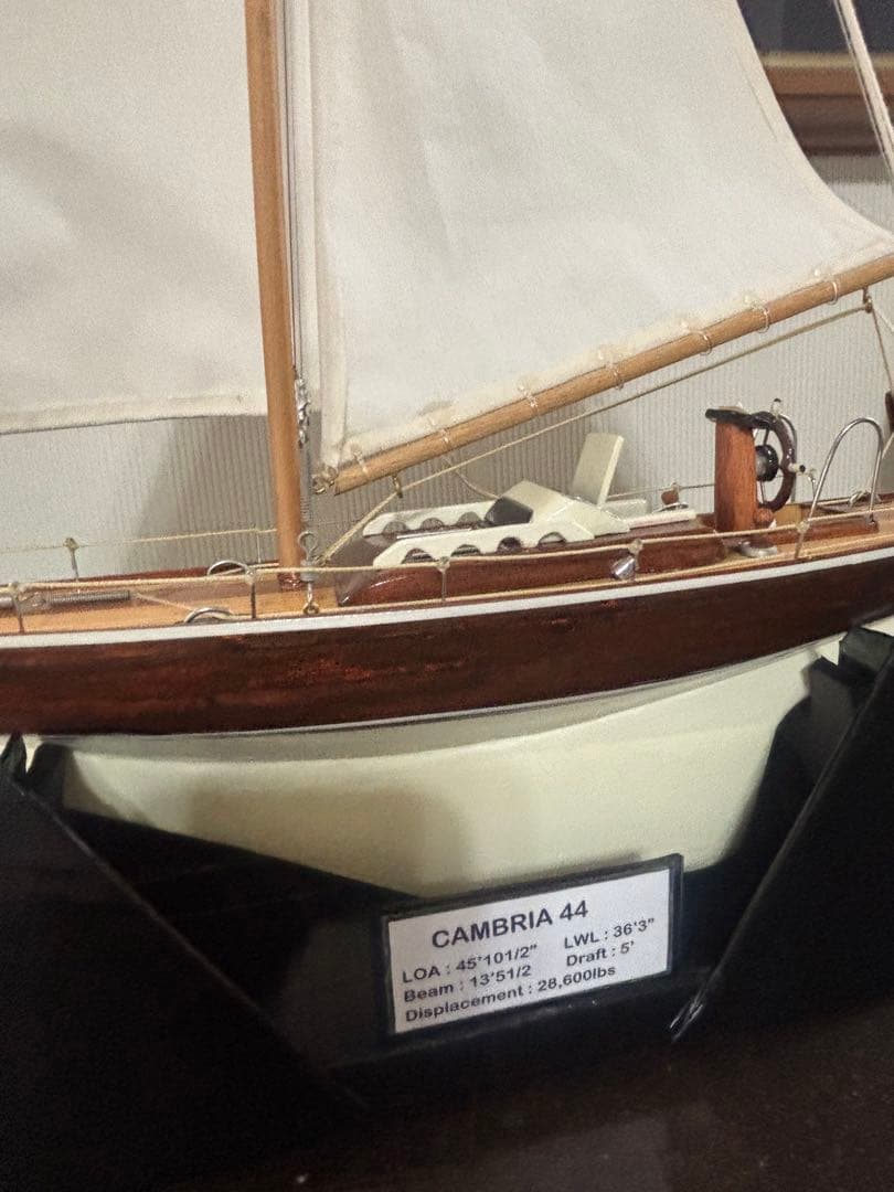 インテリア、木製モデルヨット