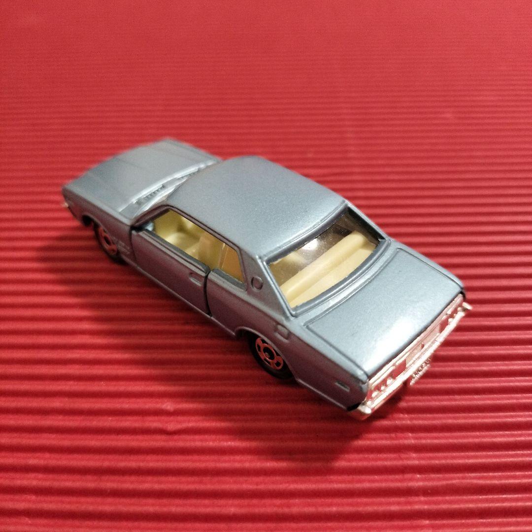 トミカ『ニッサン グロリア 2000GX』未開封品・レアな冊子付き