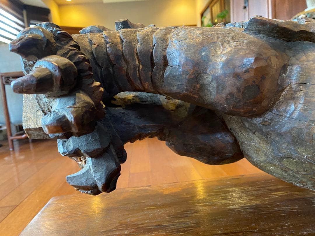 中国アンティーク　獅子の彫刻