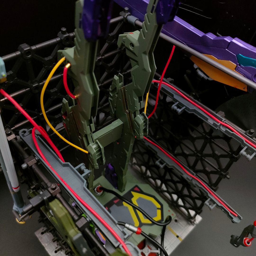 エヴァンゲリオン　初号機　専用拘束兼移動式射出台＋武器格納庫　RG 【全塗装】
